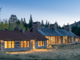 View of the Mountain House project equipped with thermal steel windows and doors in WYOMING